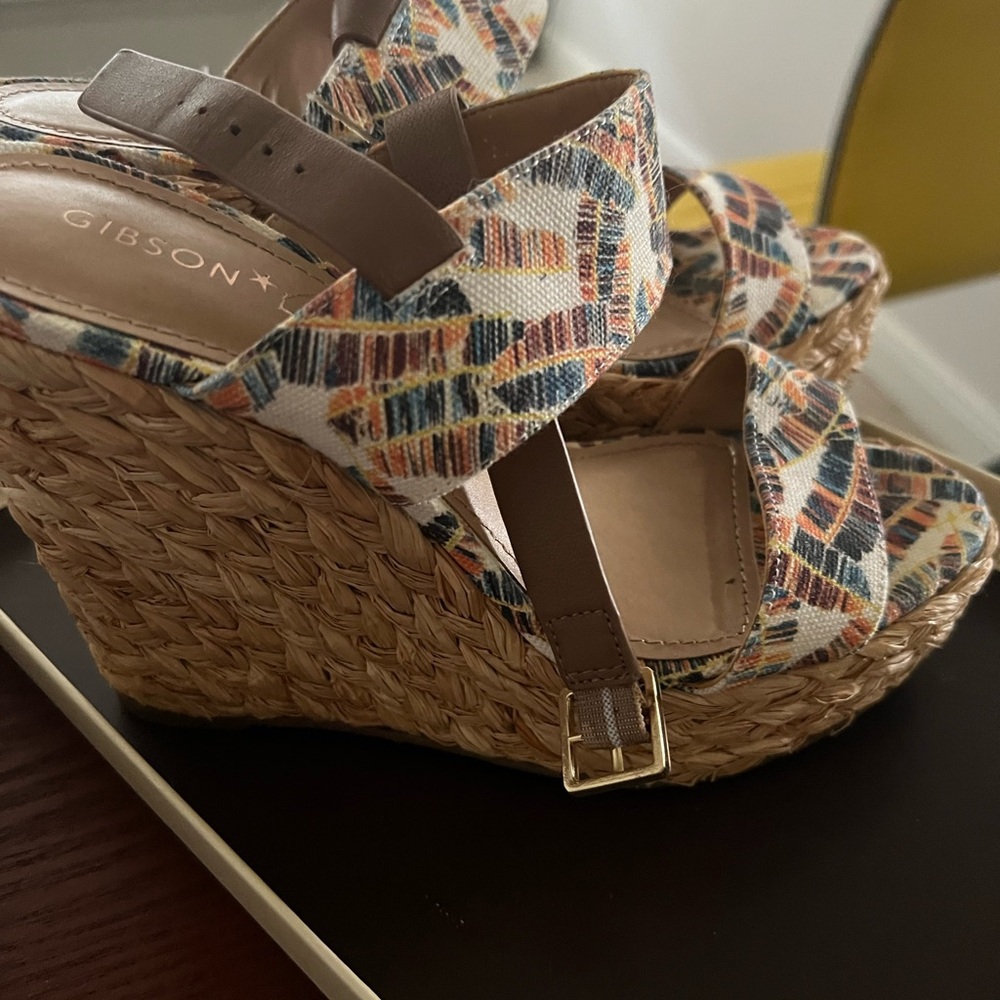 New unworn espadrille sandals, perfect for the summertime.